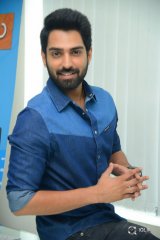 Actor Shiva Kandukuri Interview Stills